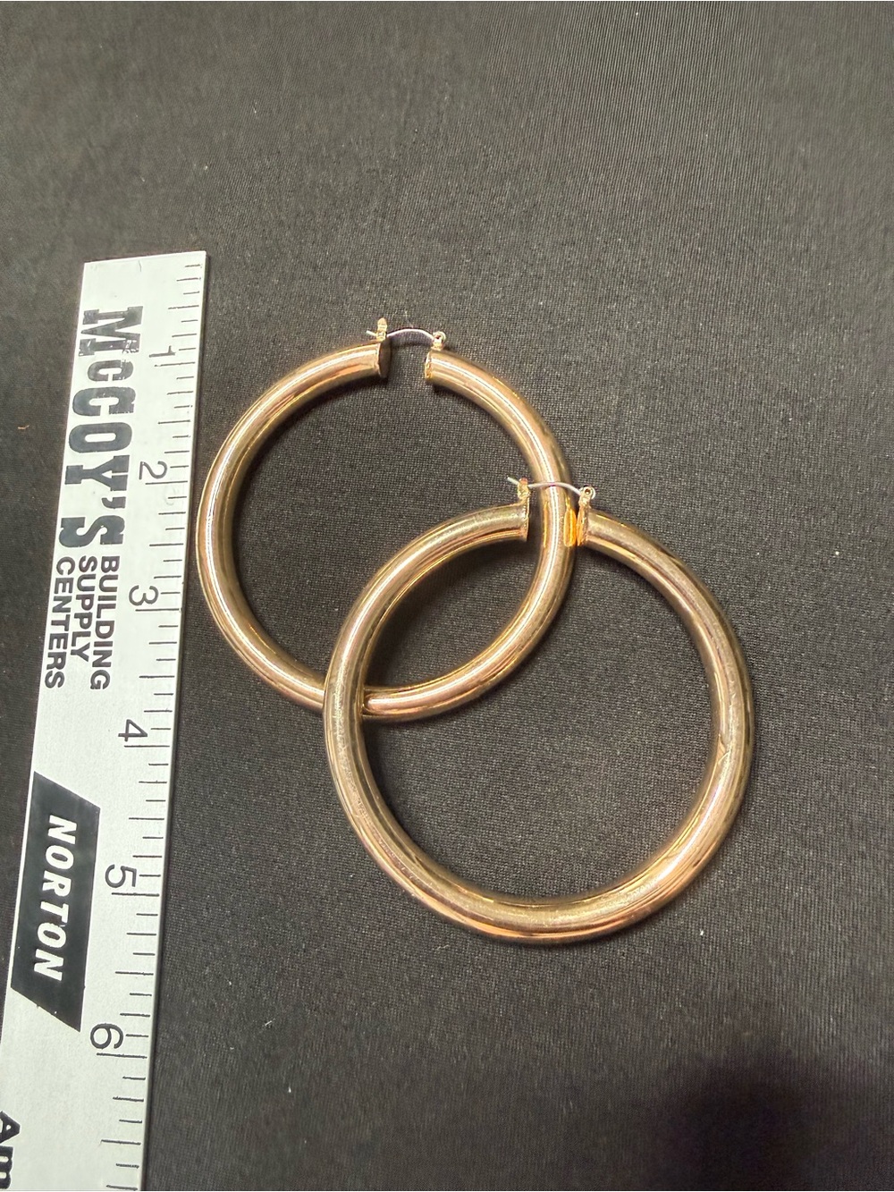 Source Unknown Shiny Gold Hoop Earrings - Picture 2 of 2